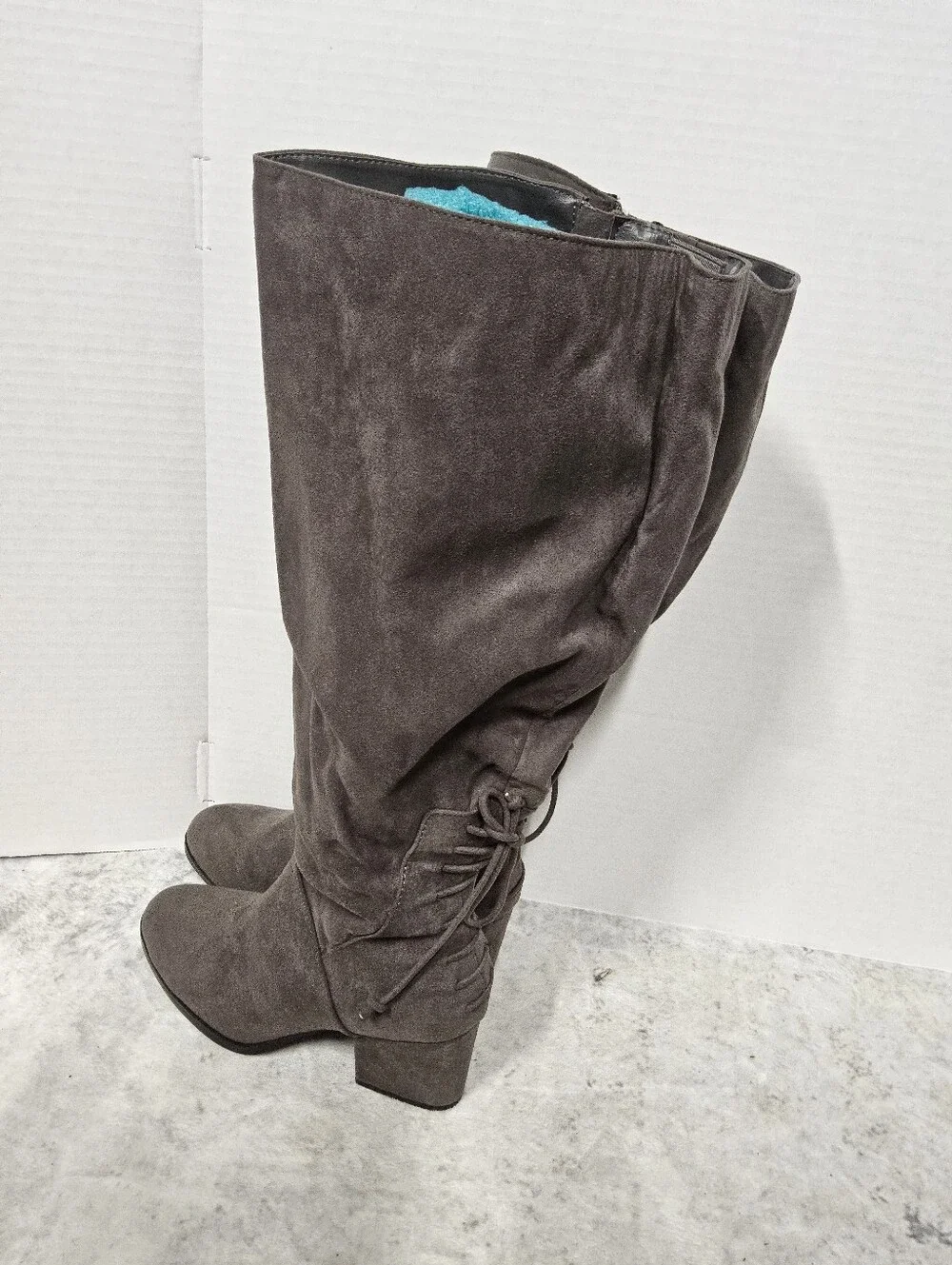 NWOT Journee Collection sz 8.5 Women’s Knee-High Block Heel Boots - Gray Suede